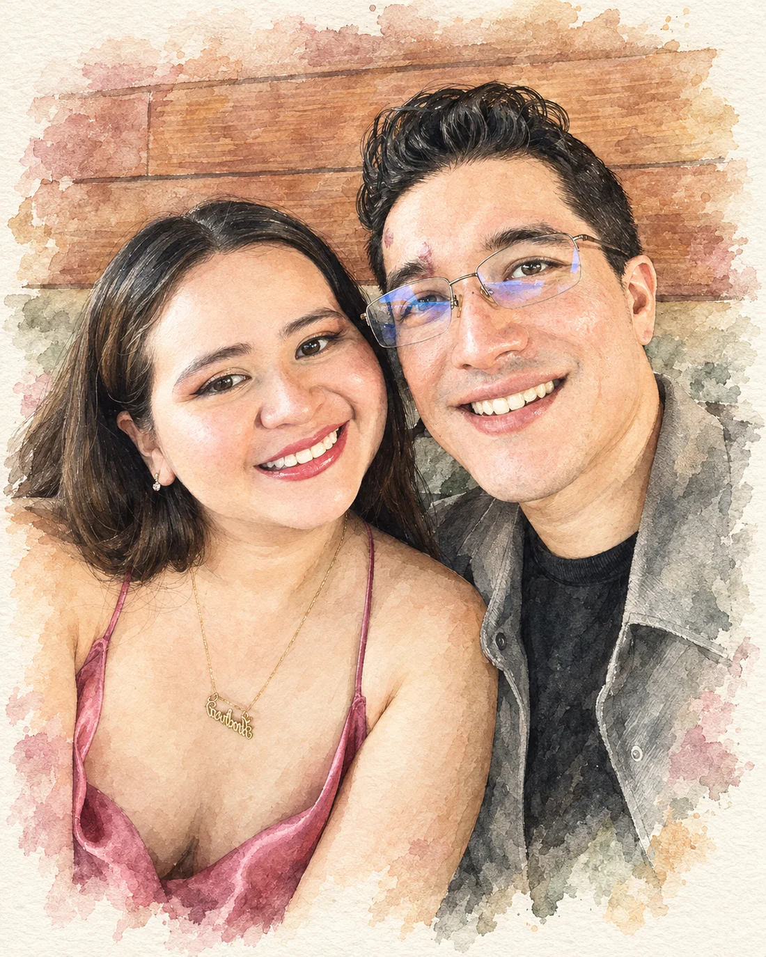 Retrato en acuarela de Andy y Marco sonriendo juntos frente a una pared de madera